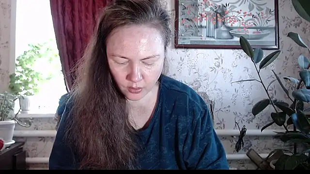 Snapshot of EmilyDoth chatting on April 21, 2026, 4:30 am EmilyDoth online show from April 21, 2026, 4:30 am