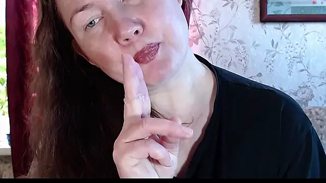 Snapshot of EmilyDoth chatting on April 9, 2026, 4:36 am EmilyDoth online show from April 9, 2026, 4:36 am