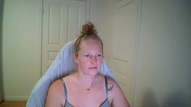 Snapshot of Girlnina-1995 chatting on July 14, 2026, 11:49 am Girlnina-1995 online show from July 14, 2026, 11:49 am