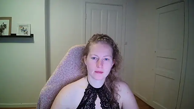 Snapshot of Girlnina-1995 chatting on October 9, 2025, 8:26 am Girlnina-1995 online show from October 9, 2025, 8:26 am