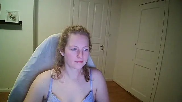 Snapshot of Girlnina-1995 chatting on December 1, 2025, 9:48 pm Girlnina-1995 online show from December 1, 2025, 9:48 pm