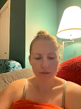 Snapshot of Girlnina-1995 chatting on October 24, 2025, 7:18 am Girlnina-1995 online show from October 24, 2025, 7:18 am