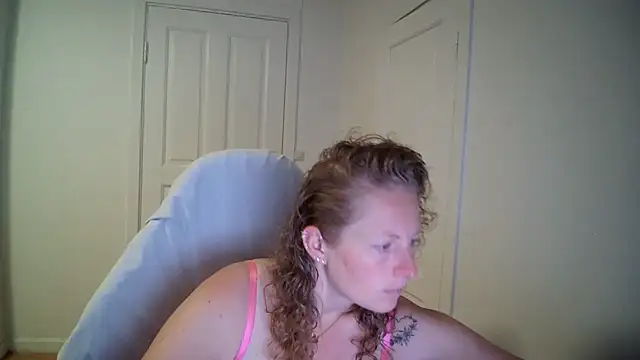 Snapshot of Girlnina-1995 chatting on July 15, 2026, 8:21 am Girlnina-1995 online show from July 15, 2026, 8:21 am