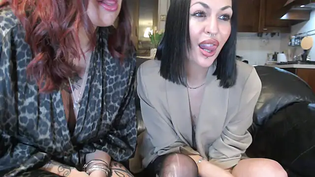 Snapshot of Masha_Real_84 chatting on January 15, 2025, 8:26 pm Masha Real 84 online show from January 15, 2025, 8:26 pm