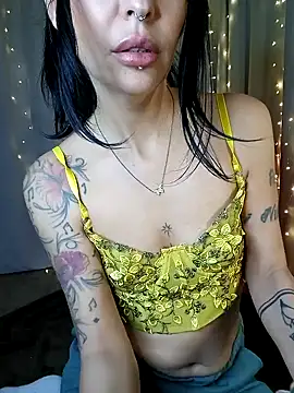 Snapshot of Masha_Real_84 chatting on October 13, 2025, 8:32 pm Masha Real 84 online show from October 13, 2025, 8:32 pm