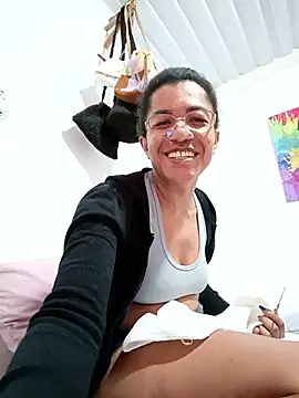 Bigassmommy x online show from April 19, 2026, 6:10 pm