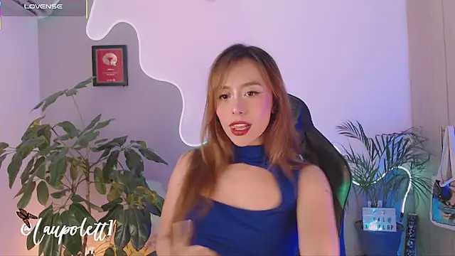 Snapshot of LauPolett chatting on November 7, 2025, 11:19 pm LauPolett online show from November 7, 2025, 11:19 pm