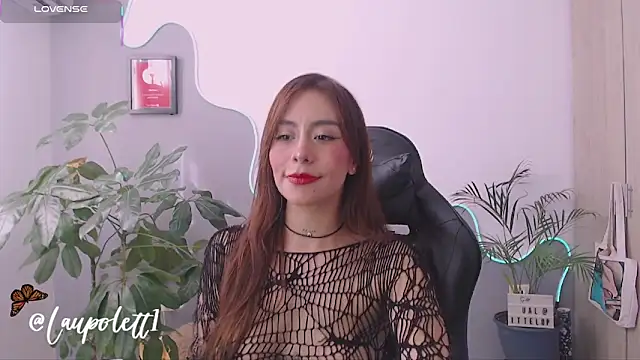 Snapshot of LauPolett chatting on December 14, 2025, 8:14 pm LauPolett online show from December 14, 2025, 8:14 pm