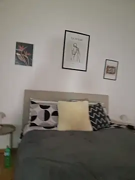 AryaSummersReal online show from November 8, 2025, 8:51 am