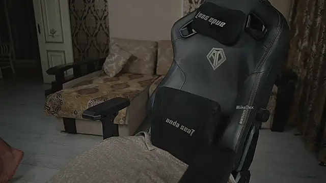 mike0xx online show from April 1, 2026, 6:16 pm