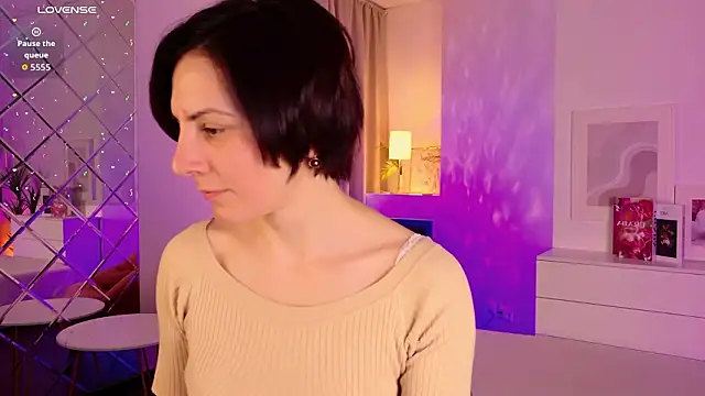 LorenDaze online show from March 9, 2026, 5:55 am