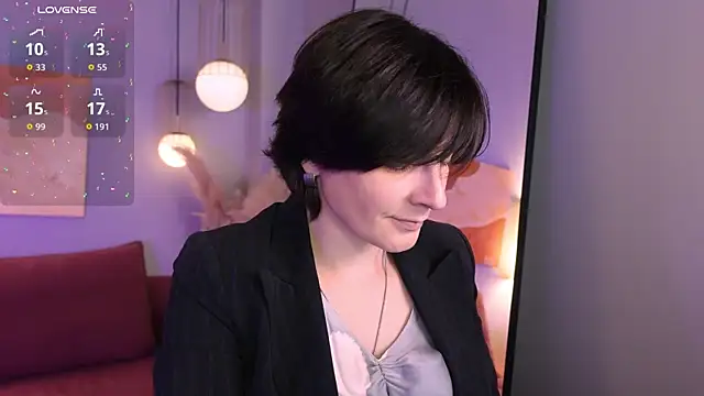Snapshot of LorenDaze chatting on June 19, 2026, 2:12 pm LorenDaze online show from June 19, 2026, 2:12 pm