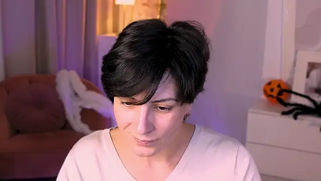 Snapshot of LorenDaze chatting on November 4, 2025, 2:21 pm LorenDaze online show from November 4, 2025, 2:21 pm