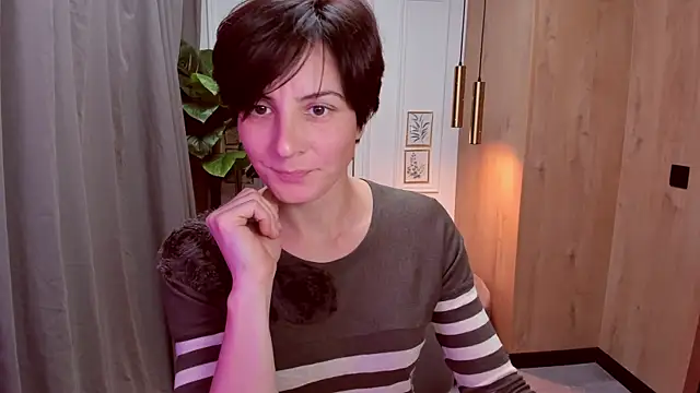 Snapshot of LorenDaze chatting on October 22, 2025, 2:16 pm LorenDaze online show from October 22, 2025, 2:16 pm