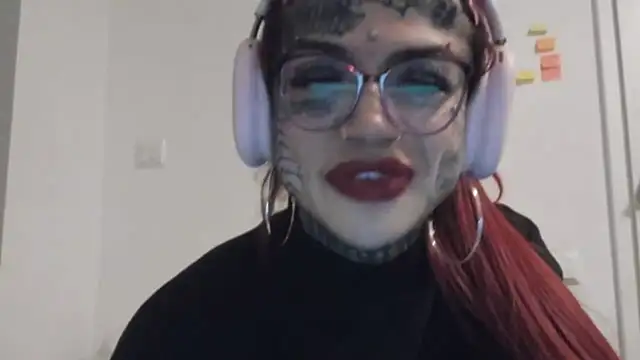 Snapshot of tamarapervert chatting on November 14, 2025, 9:18 pm tamarapervert online show from November 14, 2025, 9:18 pm