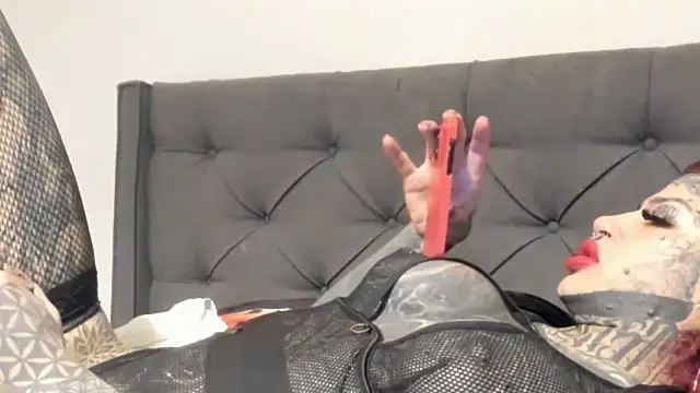 tamarapervert online show from February 21, 2026, 10:45 pm