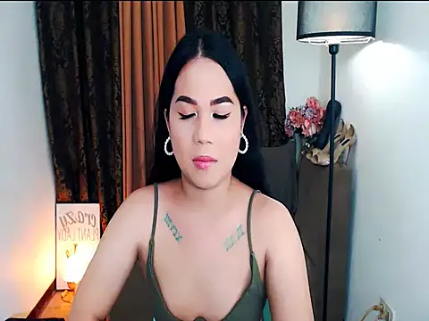 Snapshot of ELLIZABETHFORCUMXX chatting on June 18, 2026, 9:53 pm ELLIZABETHFORCUMXX online show from June 18, 2026, 9:53 pm