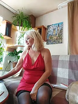 Snapshot of IrmaRose chatting on August 3, 2026, 9:04 am IrmaRose online show from August 3, 2026, 9:04 am