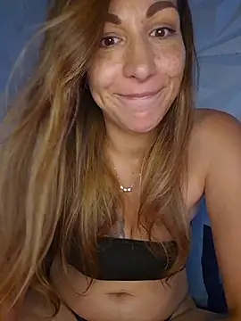 Snapshot of Lola-Roxx chatting on June 19, 2026, 2:56 pm Lola-Roxx online show from June 19, 2026, 2:56 pm