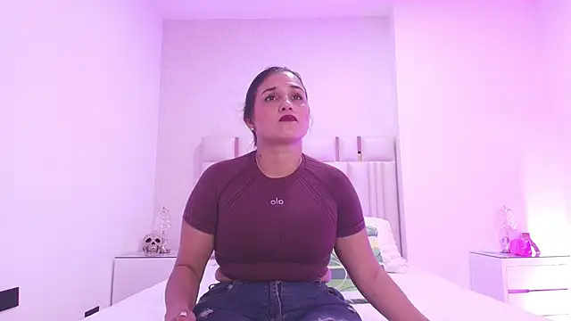  carolina fox online show from October 31, 2025, 3:03 am