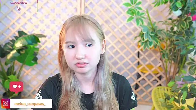 Snapshot of Pinkie_Princes chatting on October 19, 2025, 4:48 am Pinkie Princes online show from October 19, 2025, 4:48 am