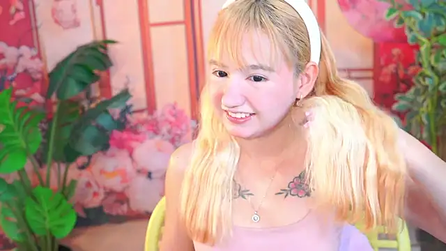 Snapshot of Pinkie_Princes chatting on November 8, 2025, 7:39 pm Pinkie Princes online show from November 8, 2025, 7:39 pm