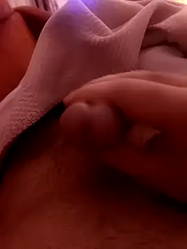 Snapshot of IZDIRAPVEREN chatting on February 11, 2025, 10:28 pm IZDIRAPVEREN online show from February 11, 2025, 10:28 pm