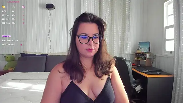Snapshot of anna_love_hot chatting on May 27, 2026, 6:04 pm anna love hot online show from May 27, 2026, 6:04 pm
