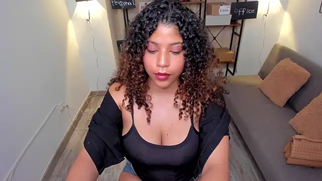 Snapshot of LilyBrunette chatting on April 4, 2026, 12:39 am LilyBrunette online show from April 4, 2026, 12:39 am