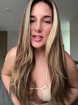 Snapshot of Thescorpionfr chatting on March 12, 2026, 3:27 pm Thescorpionfr online show from March 12, 2026, 3:27 pm