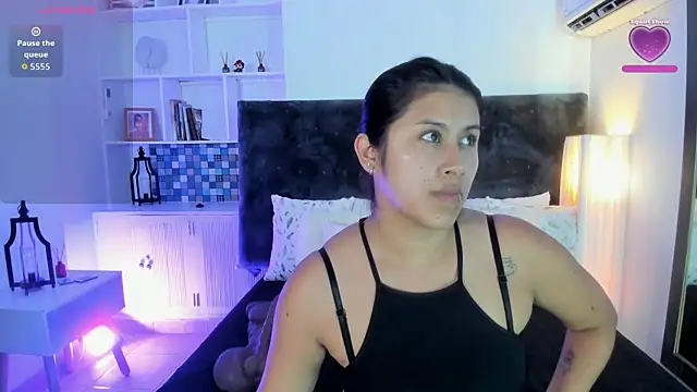 Karlagonzales  online show from June 25, 2026, 6:57 pm