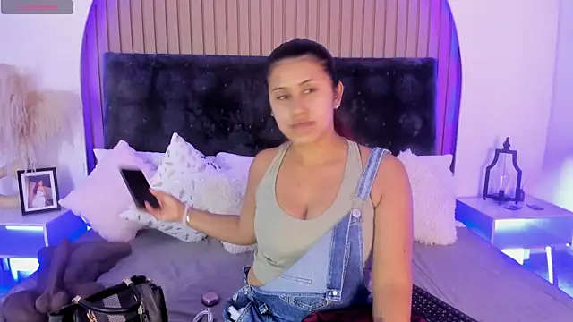 Karlagonzales  online show from July 23, 2026, 6:37 pm