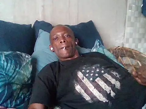 HollyDicker online show from March 22, 2026, 8:38 am