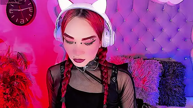 Snapshot of LeyXandrabraz chatting on May 17, 2026, 8:20 pm LeyXandrabraz online show from May 17, 2026, 8:20 pm