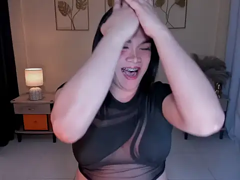 Snapshot of MaxeneCullens chatting on February 14, 2026, 4:56 am MaxeneCullens online show from February 14, 2026, 4:56 am