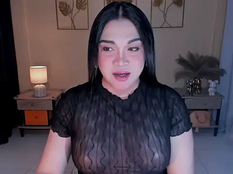 Snapshot of MaxeneCullens chatting on April 22, 2026, 3:02 am MaxeneCullens online show from April 22, 2026, 3:02 am