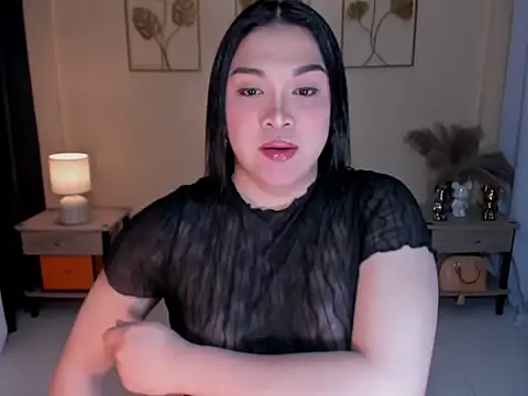 MaxeneCullens online show from December 22, 2025, 3:06 am