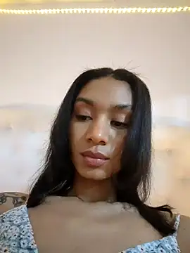 Snapshot of Leaberry chatting on November 17, 2025, 10:58 pm Leaberry online show from November 17, 2025, 10:58 pm