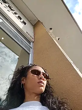 Snapshot of Leaberry chatting on October 20, 2025, 8:31 pm Leaberry online show from October 20, 2025, 8:31 pm