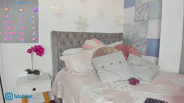 Kianna   online show from April 27, 2026, 12:41 am