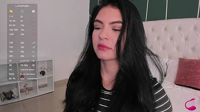 Snapshot of Veronicalanx1 chatting on October 28, 2025, 12:15 pm Veronicalanx1 online show from October 28, 2025, 12:15 pm