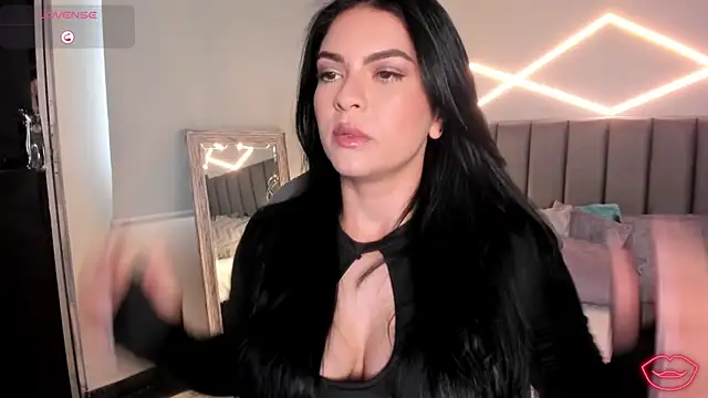 Veronicalanx1 online show from May 8, 2026, 11:47 am