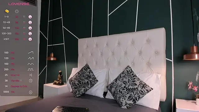 Snapshot of Veronicalanx1 chatting on December 16, 2025, 10:19 am Veronicalanx1 online show from December 16, 2025, 10:19 am