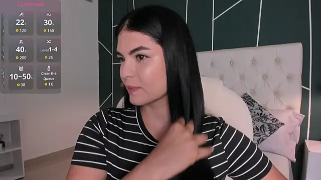 Snapshot of Veronicalanx1 chatting on November 28, 2025, 11:10 am Veronicalanx1 online show from November 28, 2025, 11:10 am