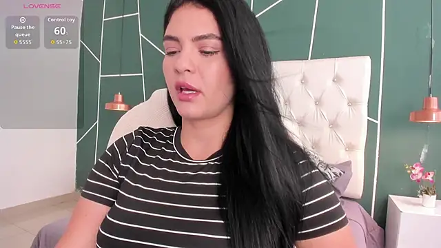 Snapshot of Veronicalanx1 chatting on November 21, 2025, 12:37 pm Veronicalanx1 online show from November 21, 2025, 12:37 pm