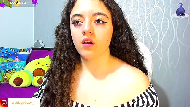 Snapshot of AshleyKim_ chatting on December 17, 2025, 1:21 am AshleyKim online show from December 17, 2025, 1:21 am