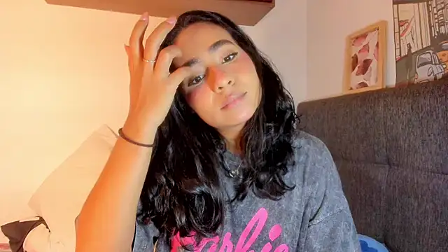 Snapshot of valeryvegas_2 chatting on November 10, 2025, 1:32 am valeryvegas 2 online show from November 10, 2025, 1:32 am