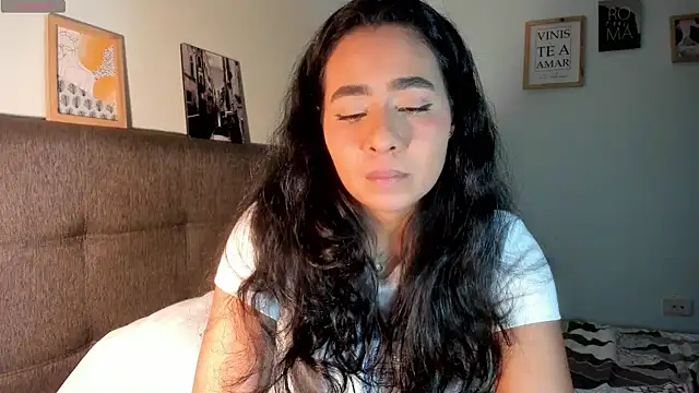 Snapshot of valeryvegas_2 chatting on October 12, 2025, 3:08 am valeryvegas 2 online show from October 12, 2025, 3:08 am