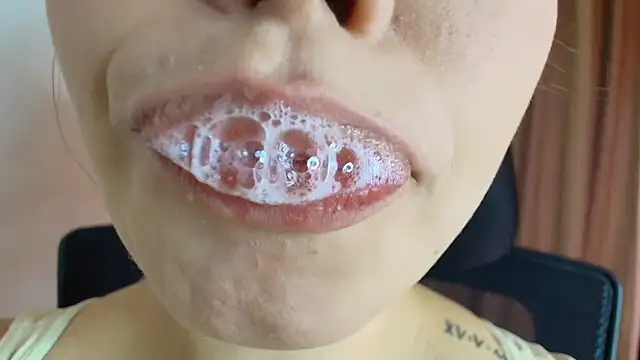 Snapshot of lisbet21x chatting on March 7, 2026, 3:50 pm lisbet21x online show from March 7, 2026, 3:50 pm