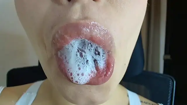 Snapshot of lisbet21x chatting on March 22, 2026, 2:18 pm lisbet21x online show from March 22, 2026, 2:18 pm